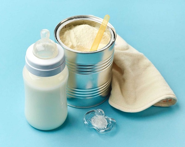 hộp sữa bột cho trẻ em 